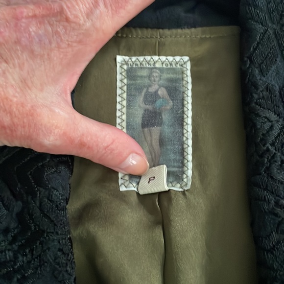 Vintage Burning Torch coat - Picture 3 of 13